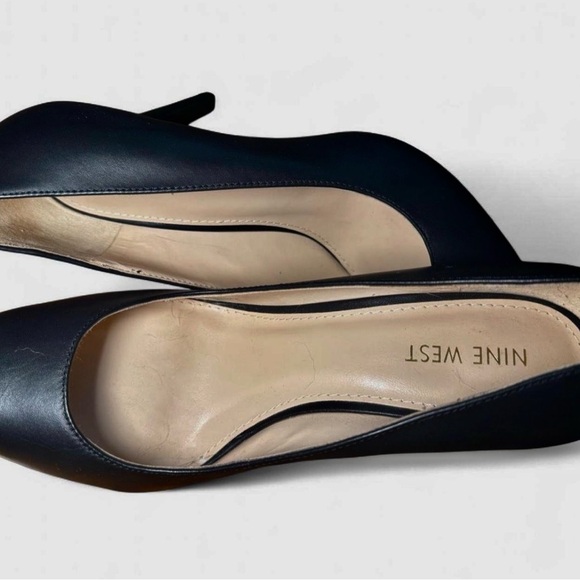 Nine West Black Leather Women's Heels - Picture 3 of 6